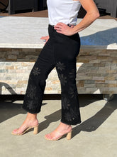Hananah Crop Daisy Jean - Black