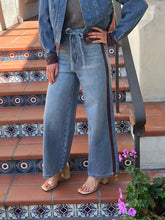 Trend Report Sport Jean - Brown Stripe