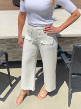 The Scallop Weekend Pant - White