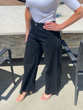 Wide Stride Black Pant