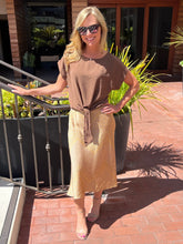 Keyhole Favorite Tie Front Top - Brown