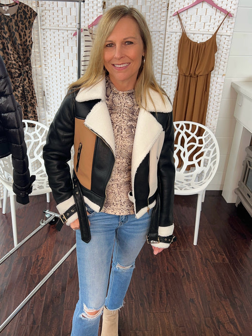 Contrast Edge Fur Bomber - Black