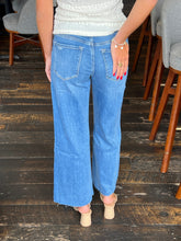 Punctual High Rise Twist Jean