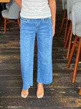 Punctual High Rise Twist Jean