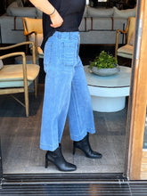 Pocket Front Crop Flare